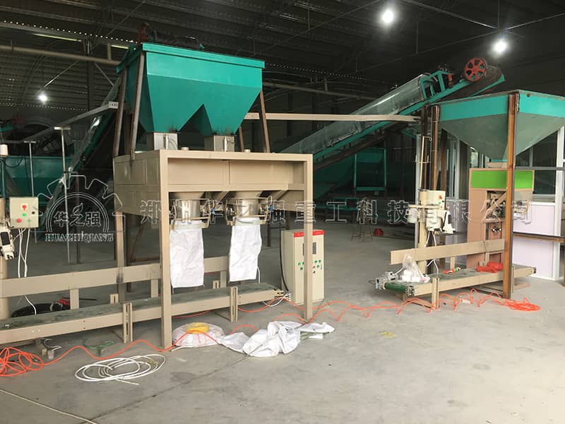 有機(jī)肥設(shè)備新式造粒機(jī)怎樣造粒？?