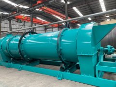 采用有機肥設備處理雞糞減少施肥改善環(huán)境
